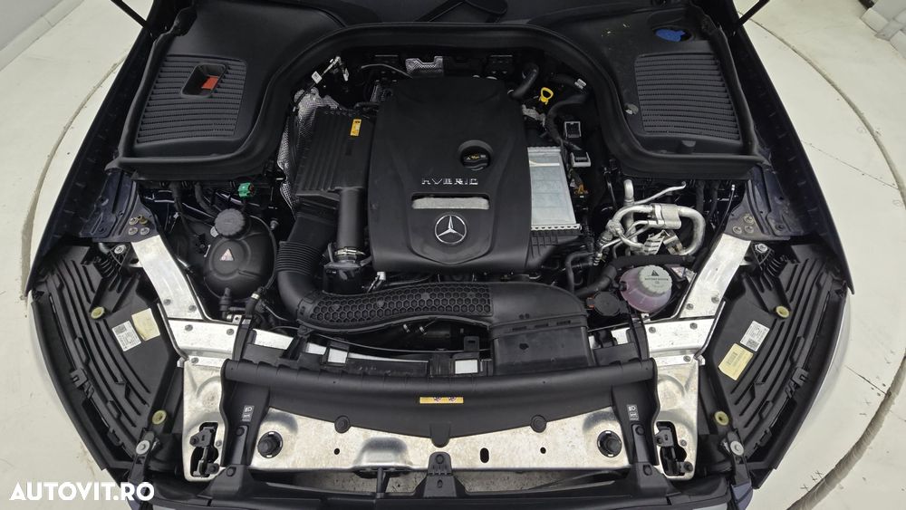 Mercedes-Benz GLC 300 e 4MATIC - 24