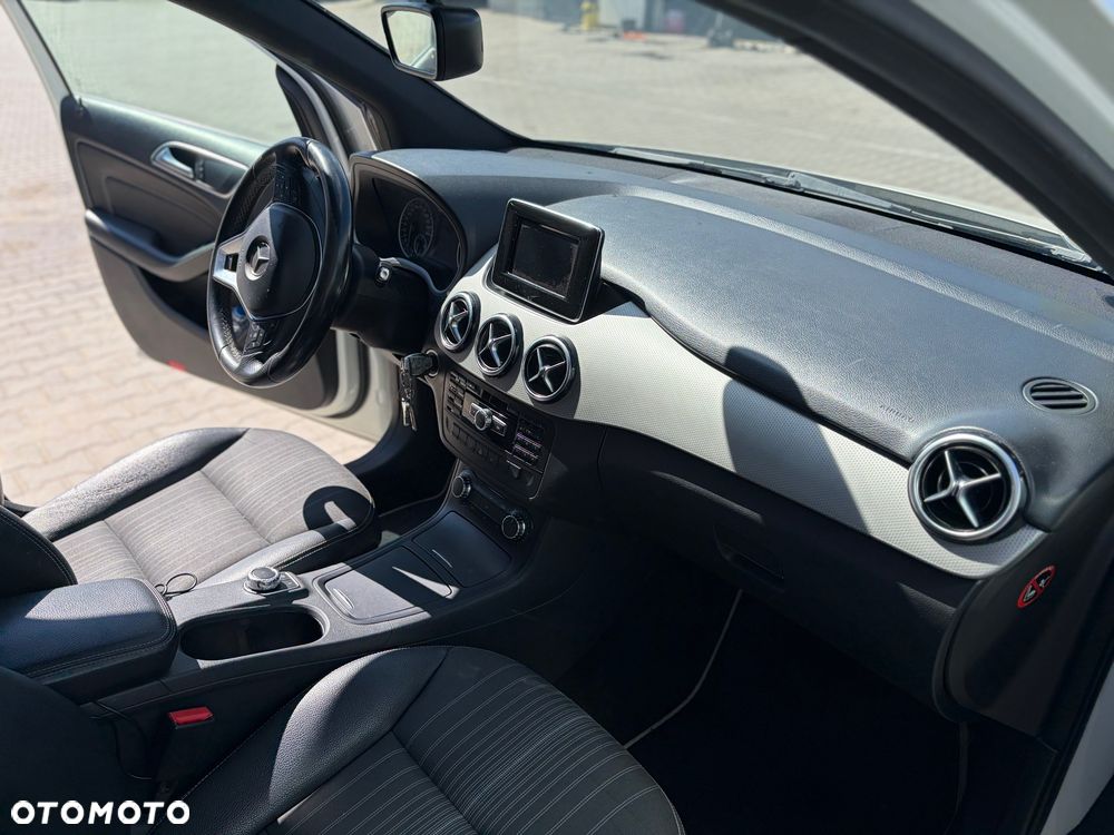 Mercedes-Benz Klasa B 180 CDI (BlueEFFICIENCY) 7G-DCT - 12