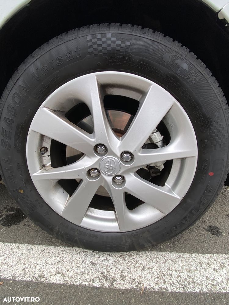 TOYOTA Yaris 2015 — imagine 17