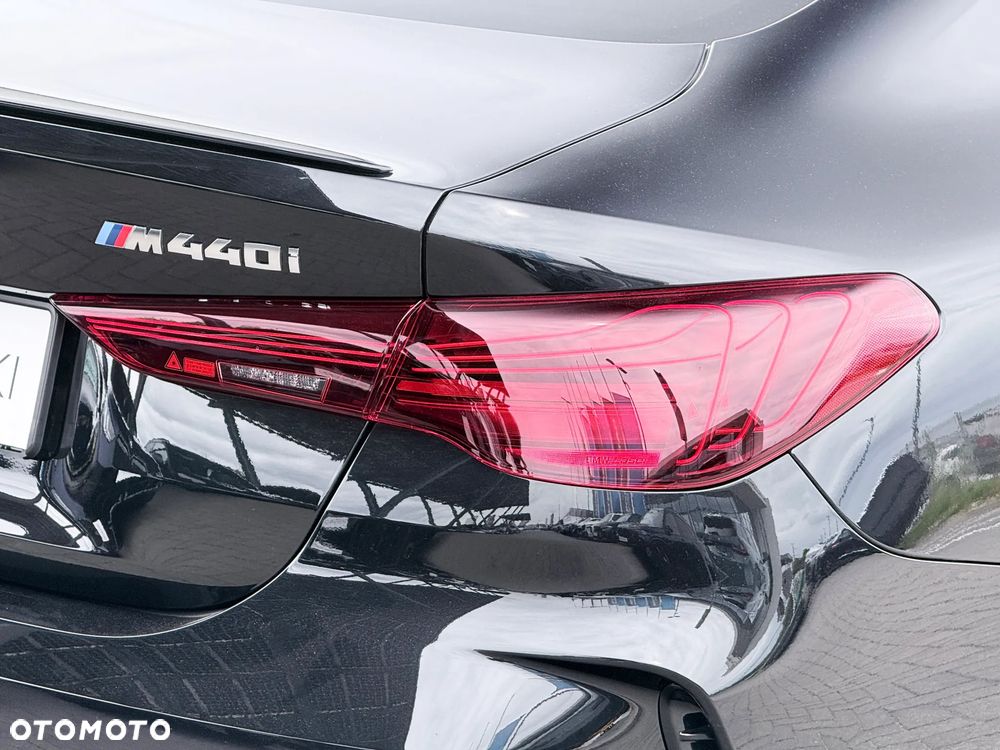 BMW Seria 4 M440i xDrive mHEV - 14