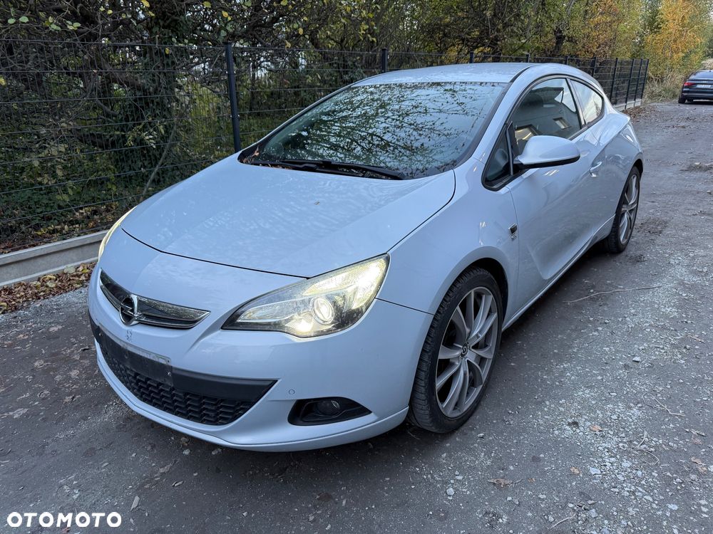 Opel Astra GTC 1.6 SIDI Turbo ecoFLEX Start/Stop Innovation - 4