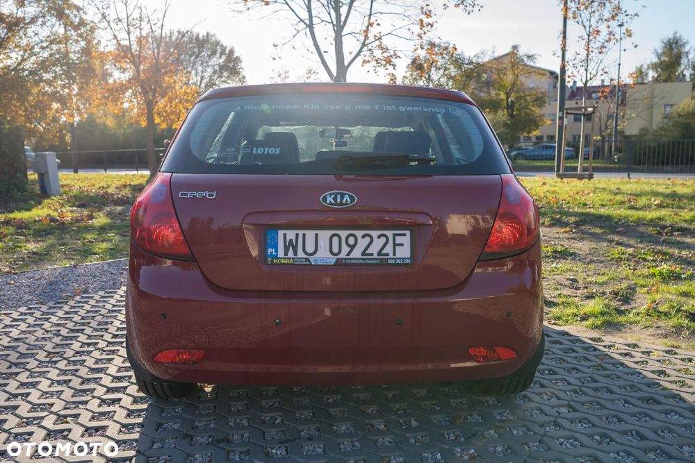 Kia Ceed Cee'd 1.6 Comfort + - 7