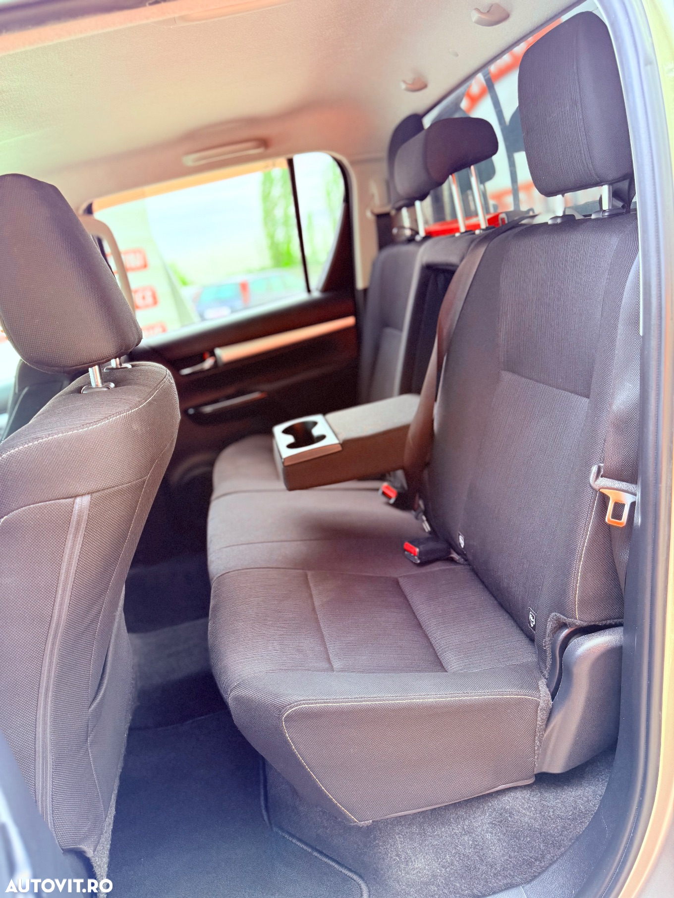 Toyota Hilux 2.4D 150CP 4x4 Double Cab 6MT Comfort - 13