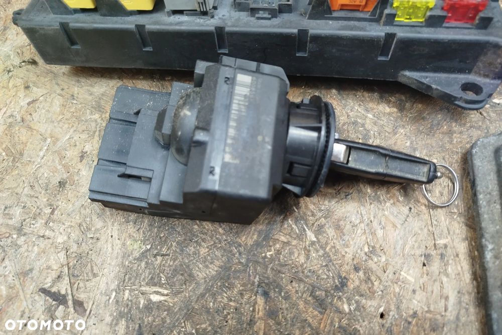 Zestaw startowy komputer sterownik silnika Bosch 0281014132 / 074906032BA do Volkswagen Crafter 2.5 TDI 136KM BJL licznik moduł komfortu immobilizer stacyjka kluczyk rygiel - 5