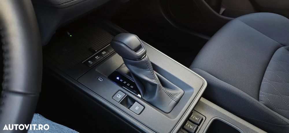 Toyota Corolla Cross - 24