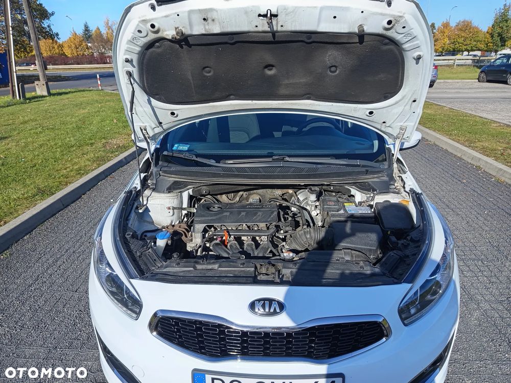 Kia Ceed - 9