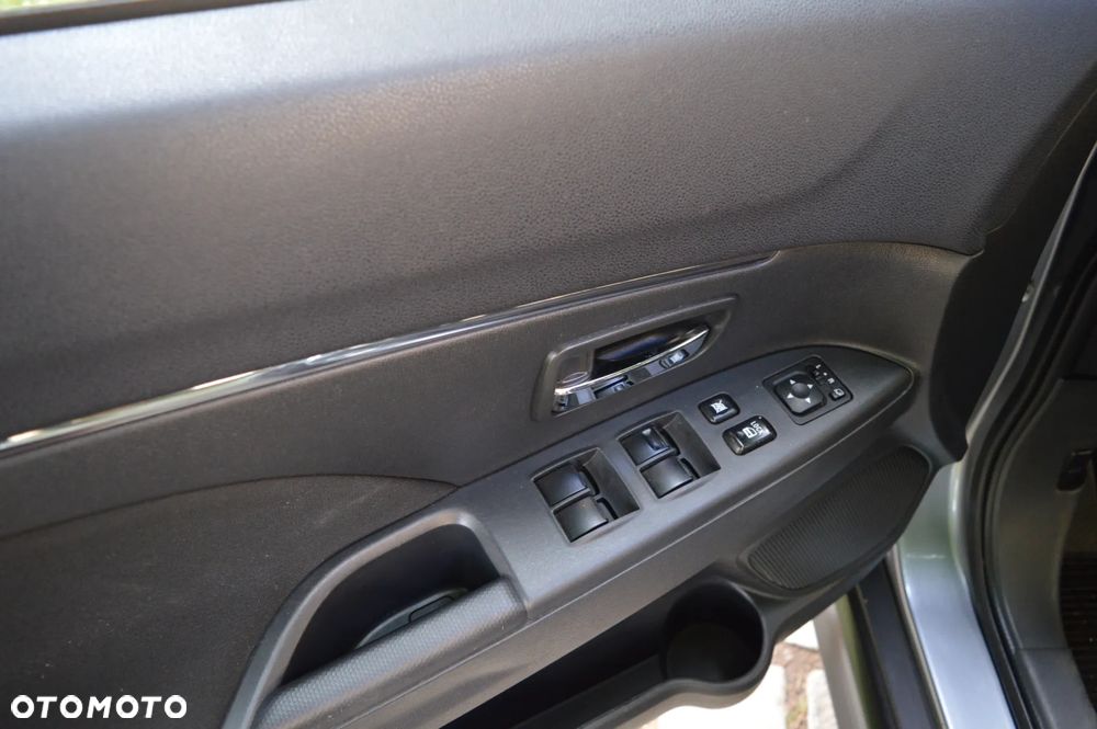 Mitsubishi ASX 1.8 DID Instyle 4WD AS&G - 20