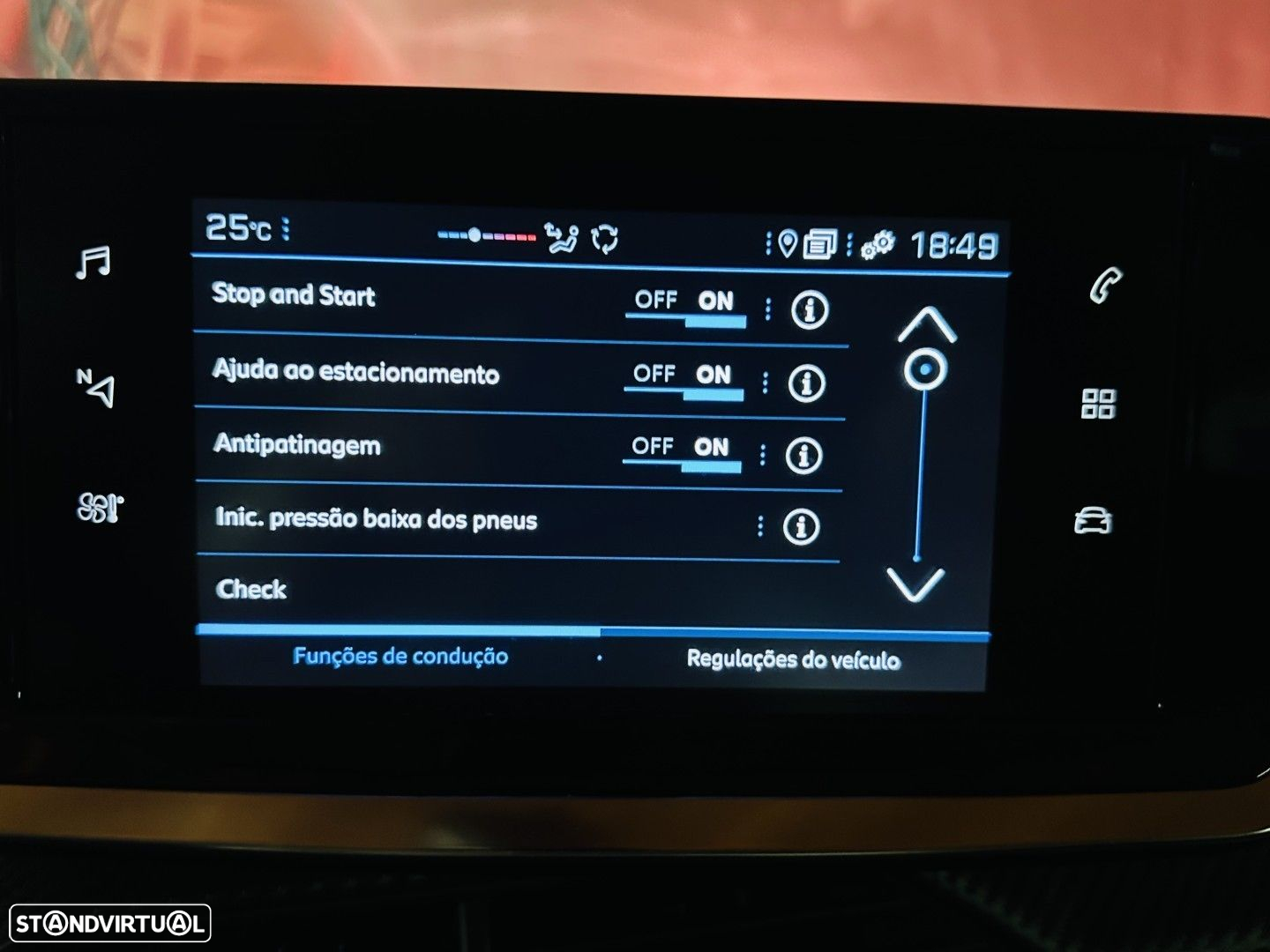 Peugeot 2008 1.2 PureTech Active Pack - 12