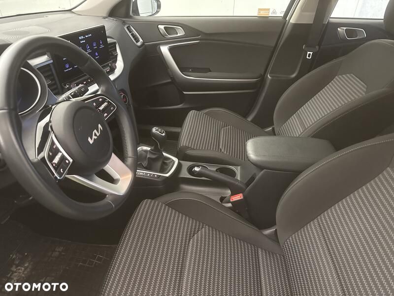 Kia Ceed 1.5 T-GDI M - 11