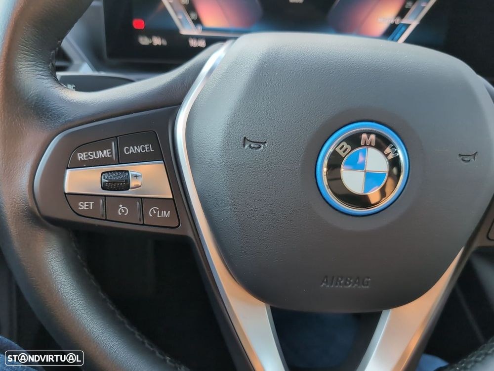 BMW i4 eDrive40 - 26