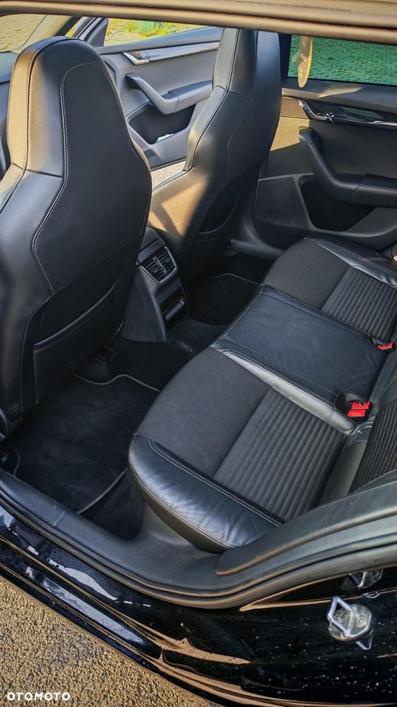 Skoda Octavia 2.0 TDI RS DSG - 14