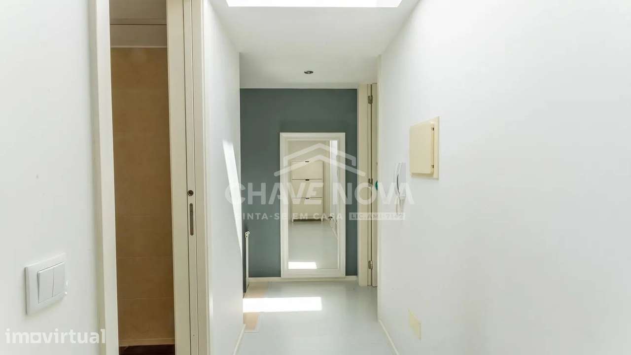 Moradia Triplex T3 Moderna com Suíte e Garagem em Serzedo - Grande imagem: 4/39