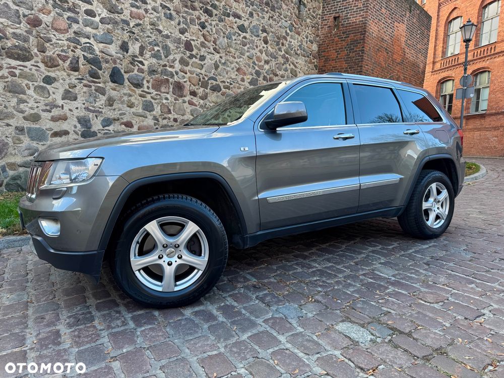 Jeep Grand Cherokee - 16