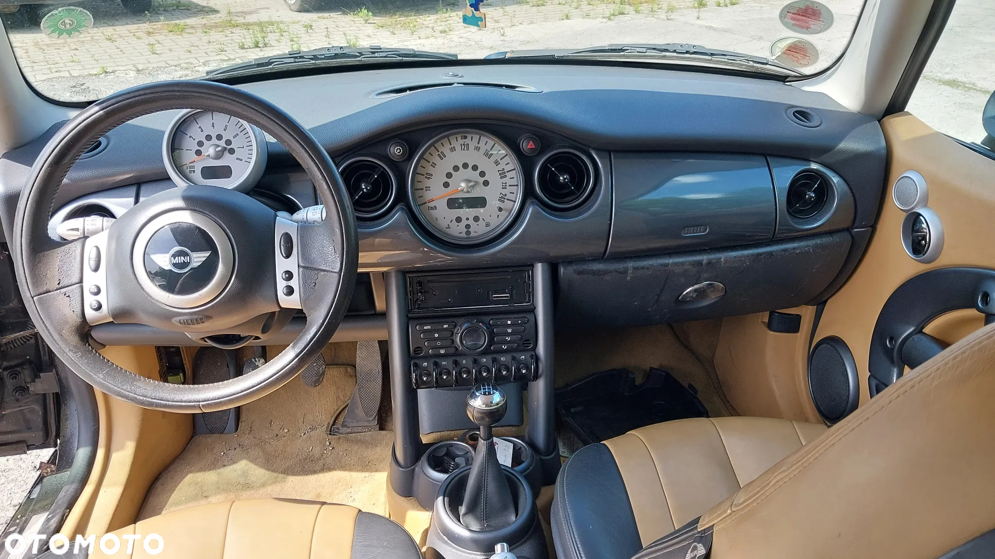 Mini Cooper I One R50 silnik 1.6 W10B16A benzyna drzwi maska zderzak cosmos black metalic 303 fotele wnętrze skóra boczki jasne skóry felgi koła szyba belka sanki lewarek konsola panel maglownica dach zamek drzwi prawy lewy przód Wszystkie części NA CZĘŚCI - 12