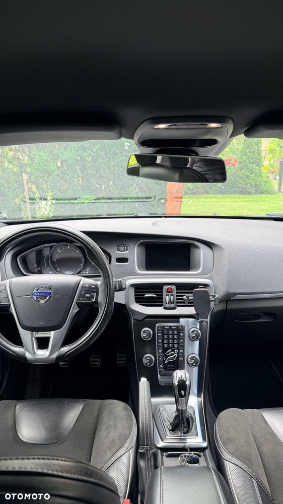 Volvo V40 D2 Drive-E R-Design Momentum - 8