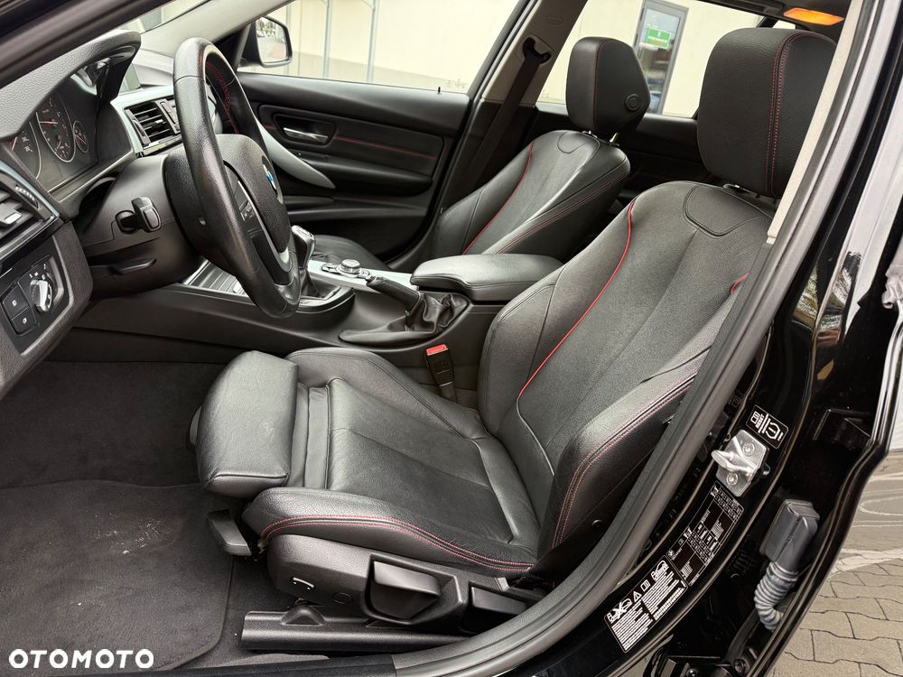 BMW Seria 3 320i xDrive - 30