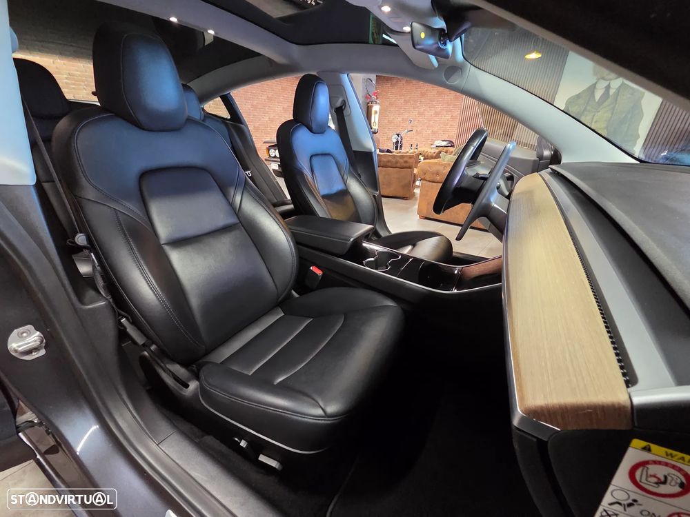 Tesla Model 3 Standard Range Plus RWD - 4