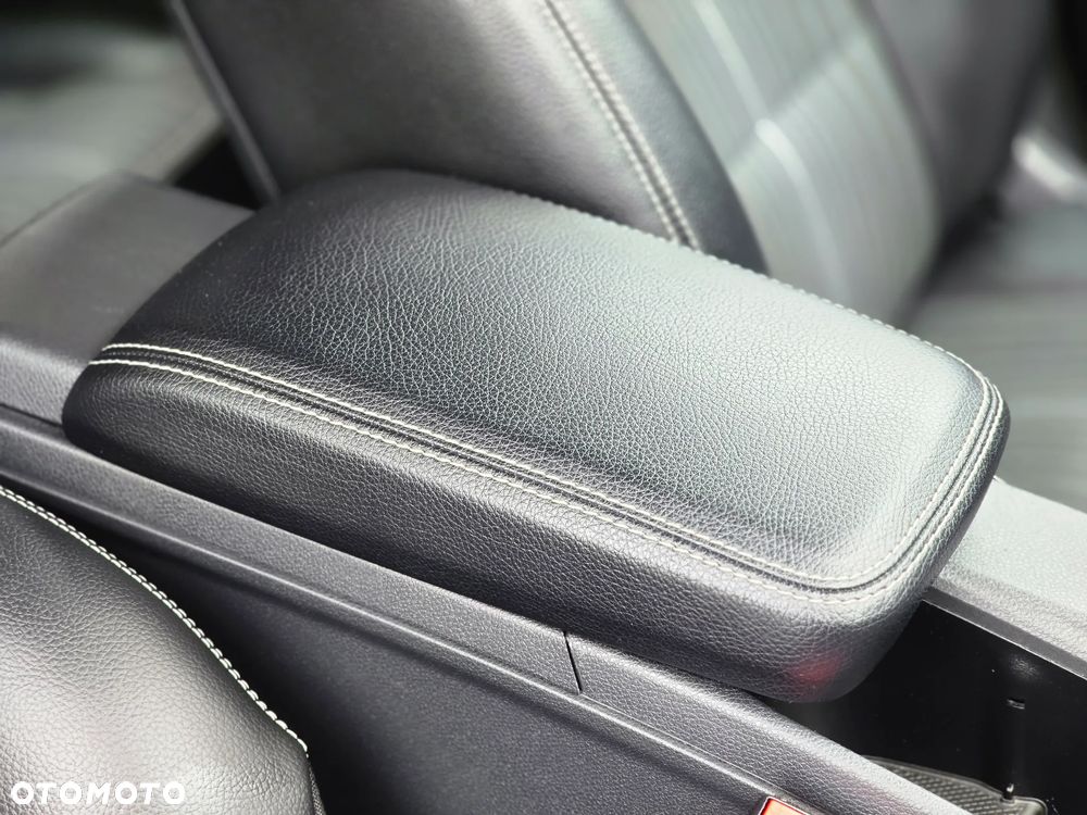 Mercedes-Benz Klasa B 180 BlueEFFICIENCY Edition Style - 38
