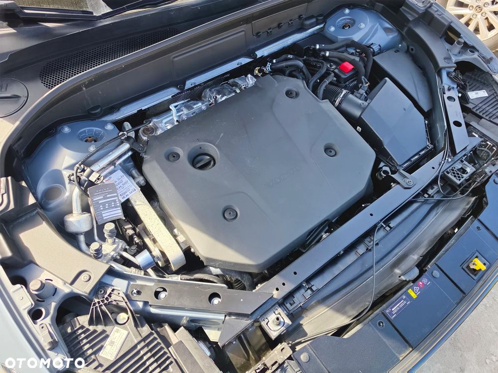 Volvo XC 60 B4 D AWD Plus Dark - 13