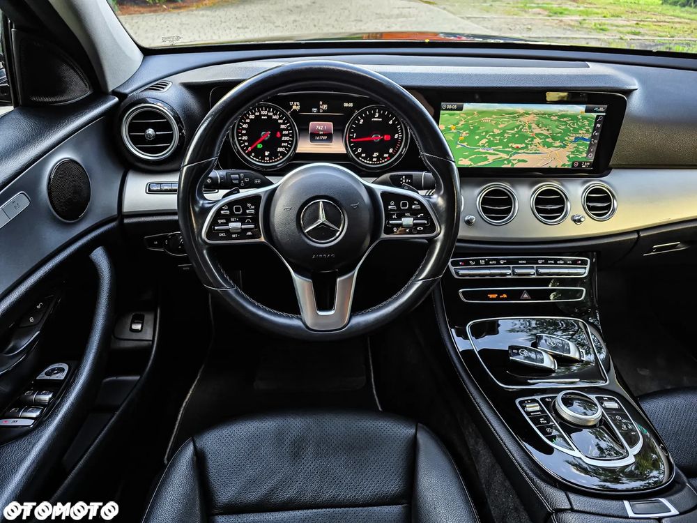 Mercedes-Benz Klasa E 220 d 9G-TRONIC - 17