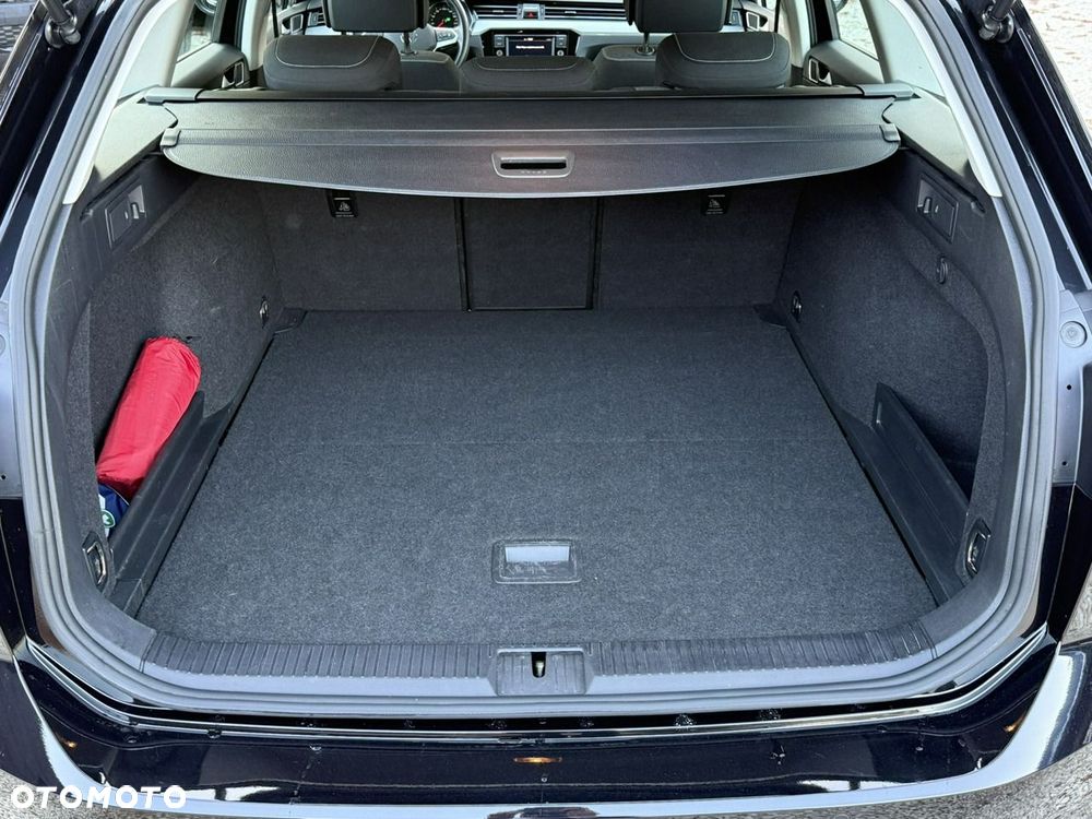 Volkswagen Passat - 18