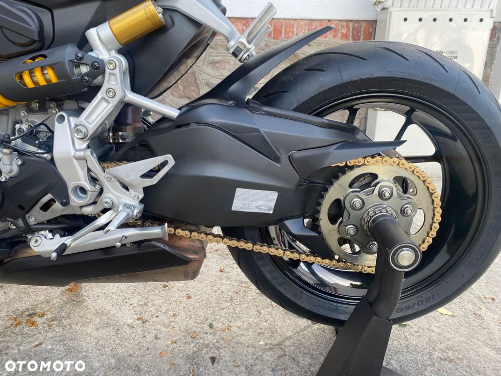 Ducati Streetfighter V2 - 5