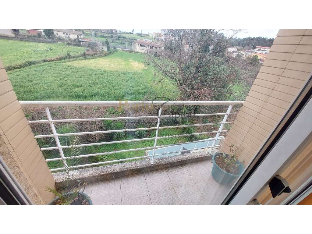 EXCELENTE APARTAMENTO T3 E COM LUGAR DE GARAGEM EM ALFENA PARA ARRE... - Grande imagem: 3/21