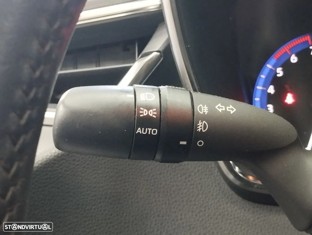 Toyota Corolla 1.8 Hybrid Comfort - 19