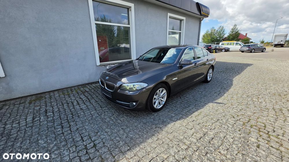 BMW Seria 5 528i Sport-Aut Luxury Line - 8