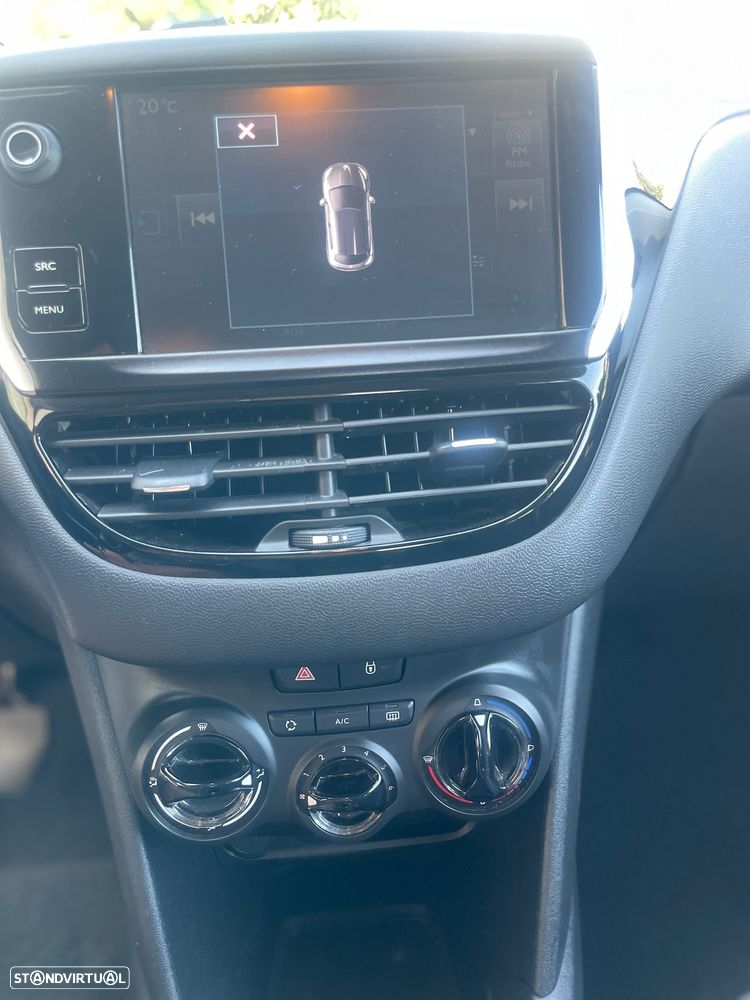 Peugeot 208 ver-1-2-puretech-style - 17