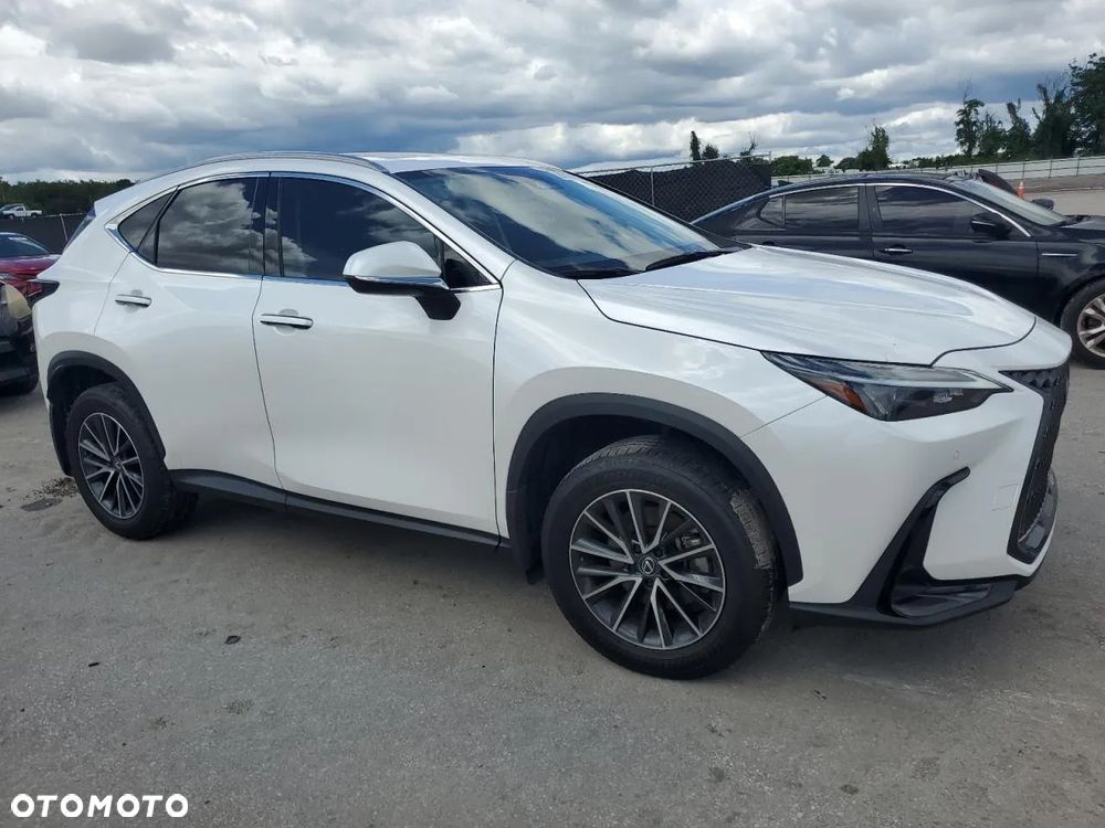 Lexus NX - 1