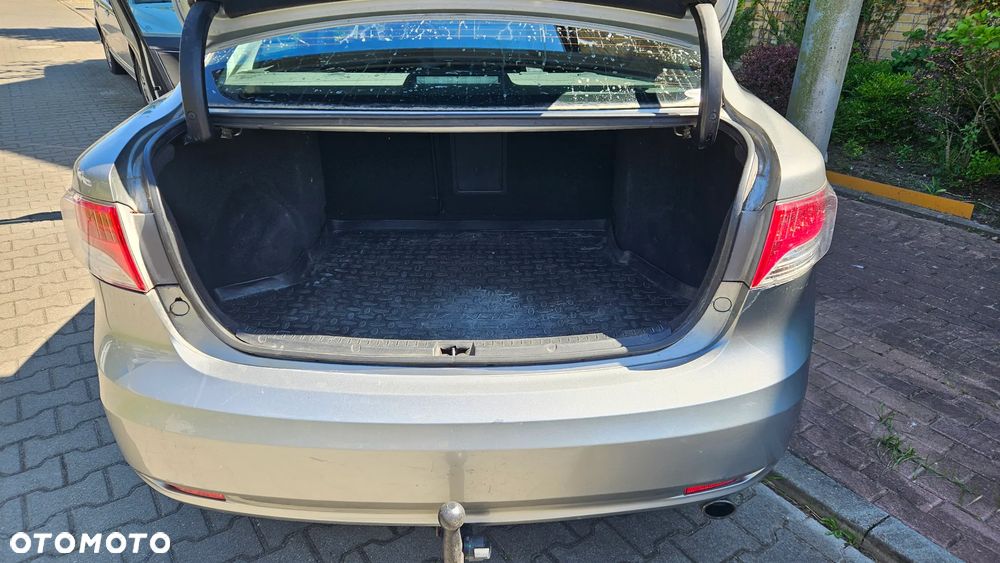 Toyota Avensis 1.8 Executive - 8