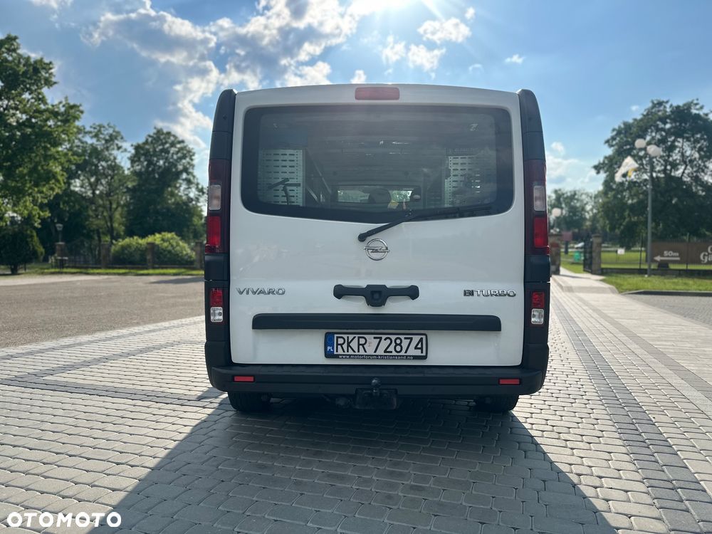 Opel Vivaro - 10