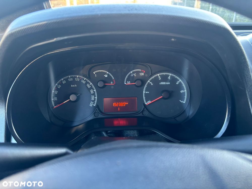 Opel COMBO MAXI - 18