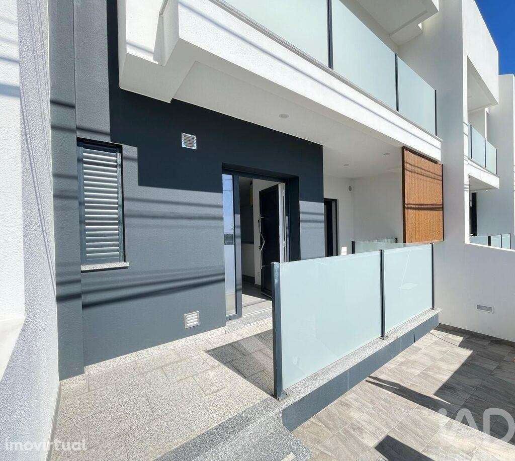 Casa / Villa T5 em Corroios de 120,00 m2 - Grande imagem: 3/25