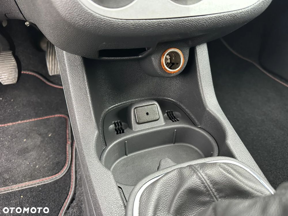 Opel Corsa 1.4 16V Satellite - 27