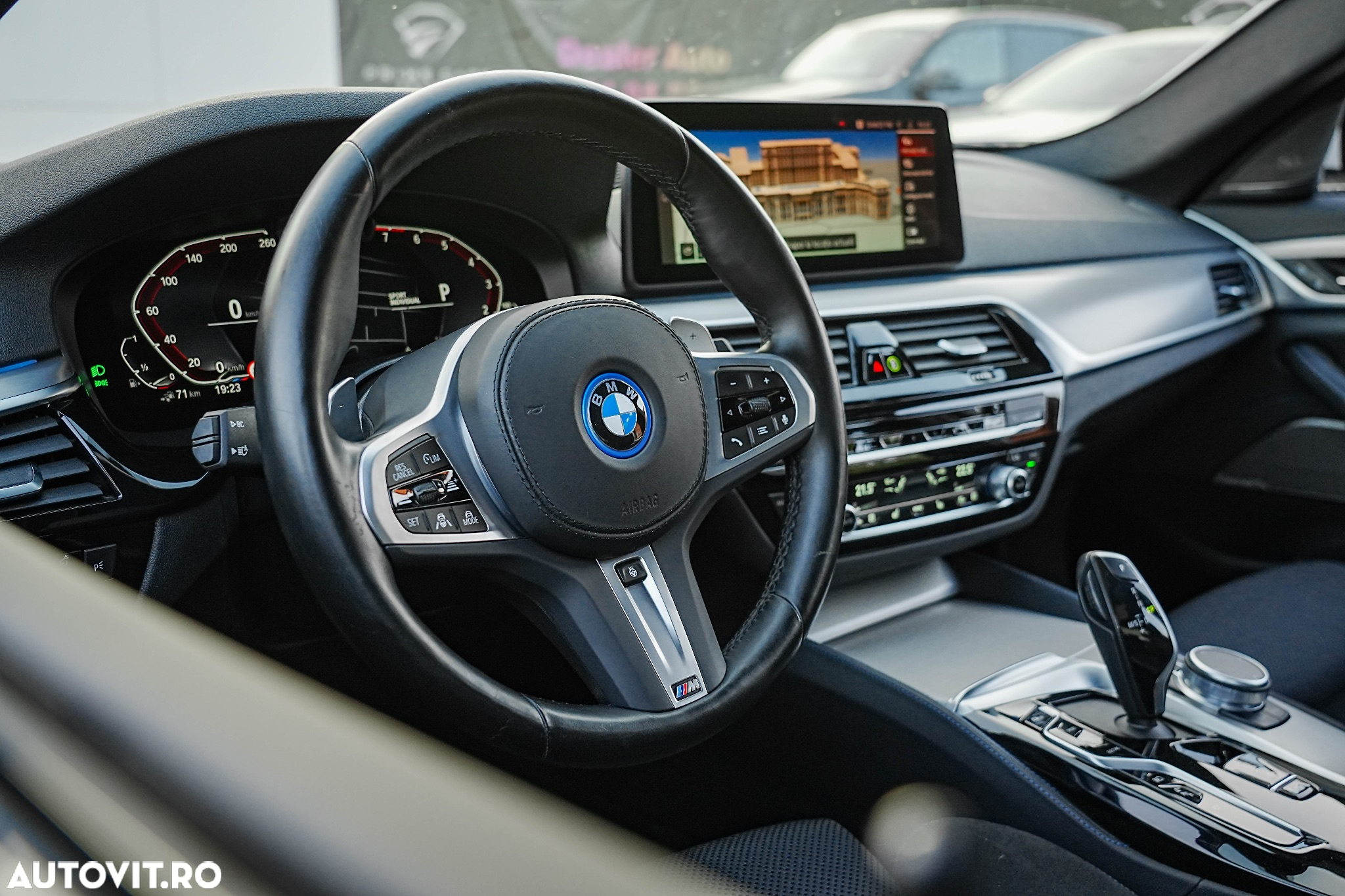 BMW Seria 5 545e xDrive Aut. - 29