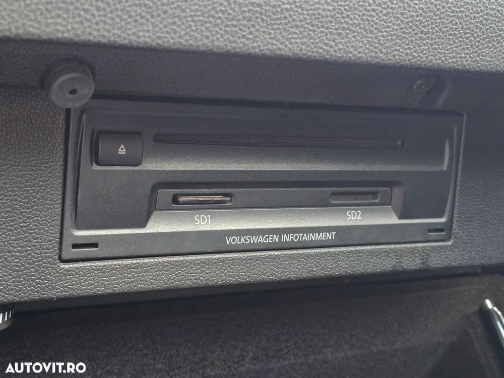 Volkswagen Passat - 34