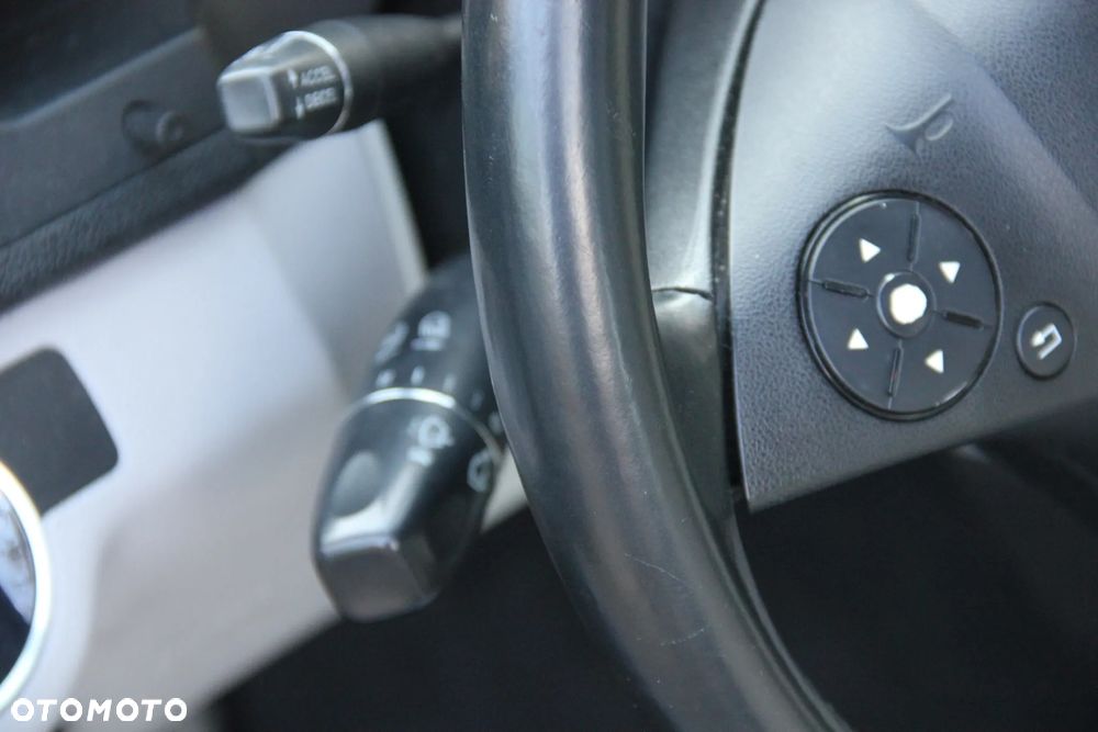 Mercedes-Benz Klasa C 300 7G-TRONIC SPORT EDITION - 25