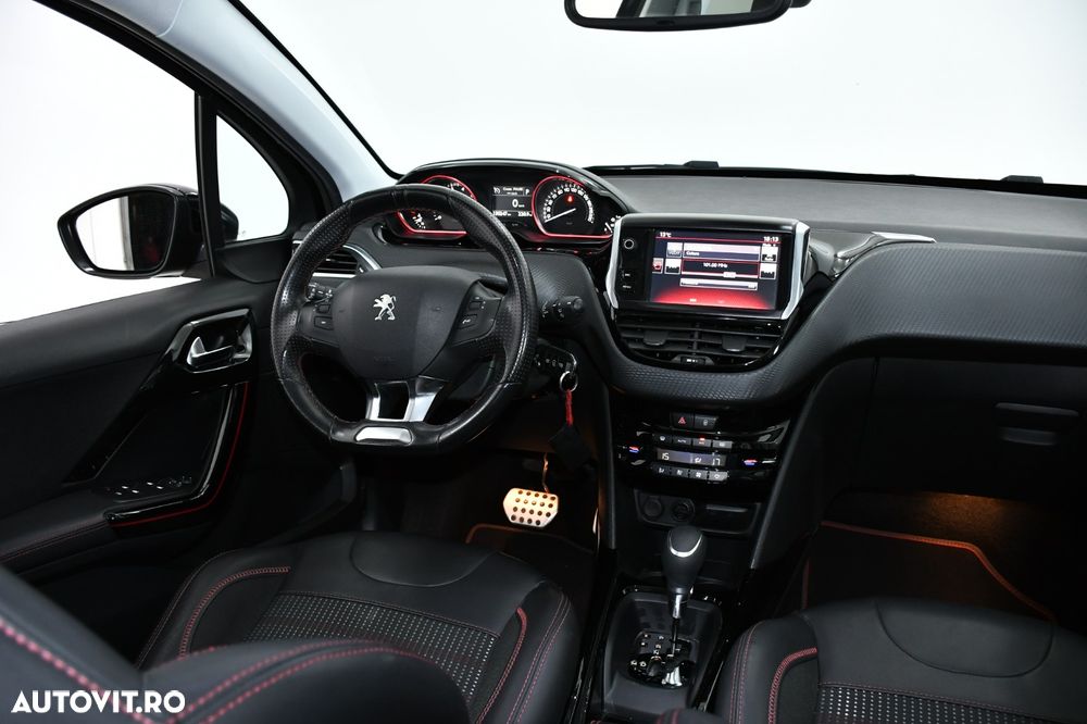 Peugeot 2008 1.2 PureTech Turbo EAT6 S&S GT-Line - 6