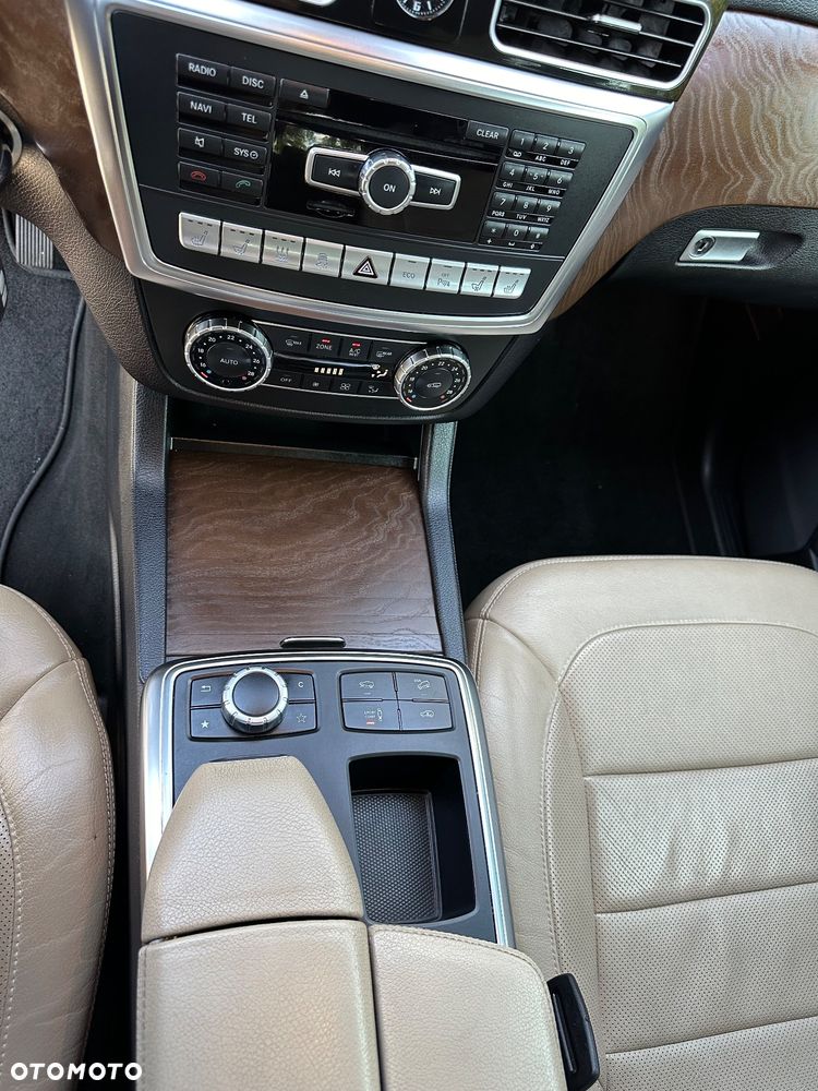 Mercedes-Benz GL 350 BlueTec 4-Matic - 32
