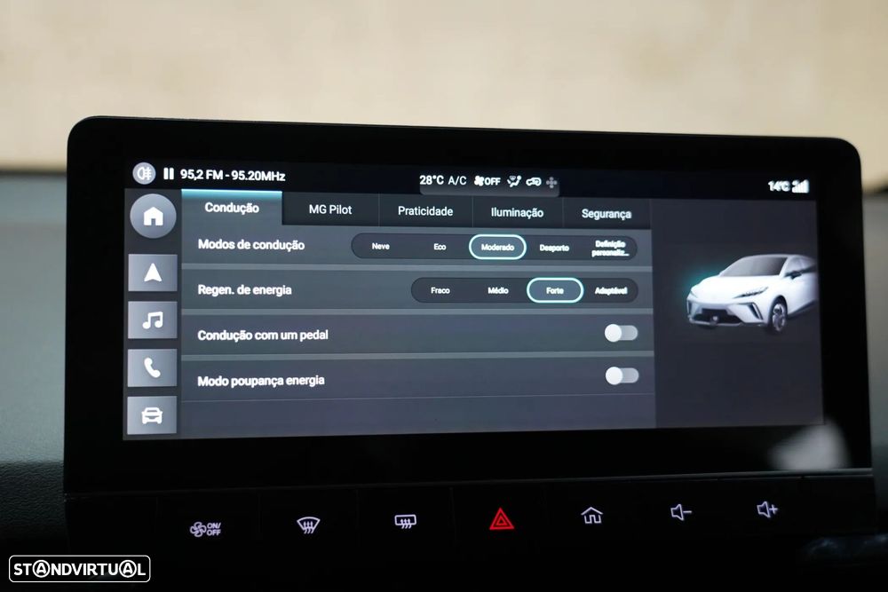 MG MG4 64 kWh Luxury - 18