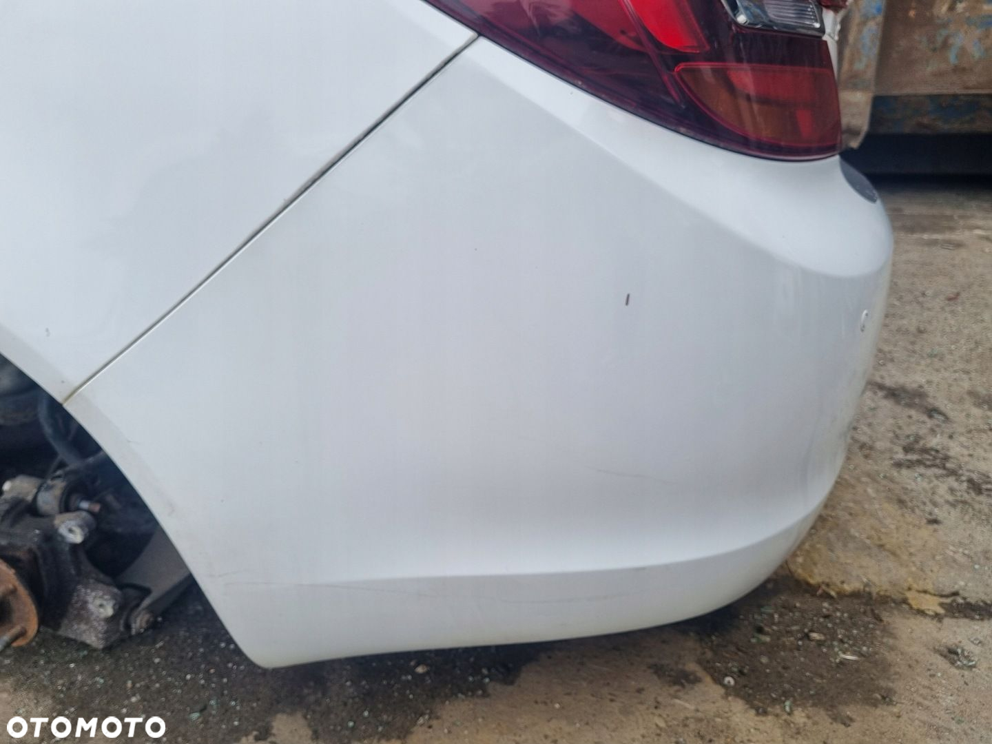 OPEL INSIGNIA A 13-17 LIFT 2014 r. Z40R HB ZDERZAK TYŁ TYLNY PDC - 2