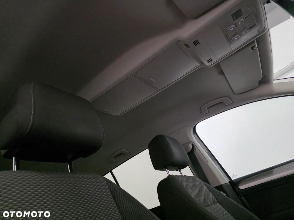 Volkswagen Touran - 26