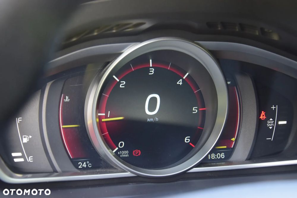 Volvo V40 D2 Momentum - 37