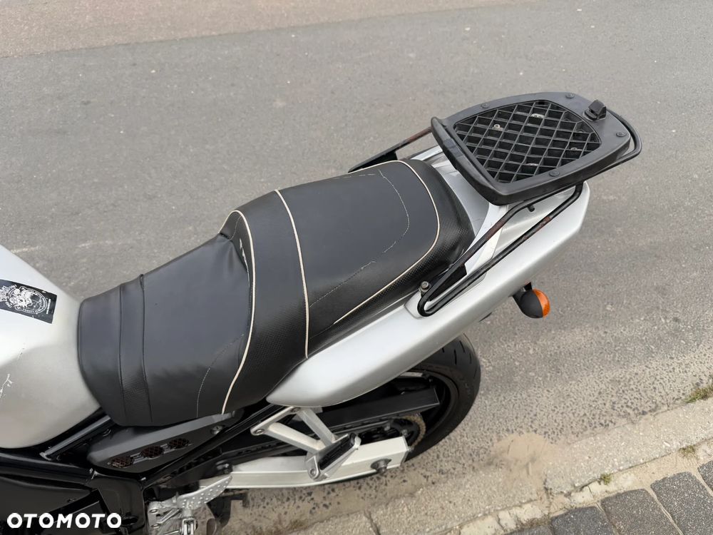 Yamaha FZS - 25
