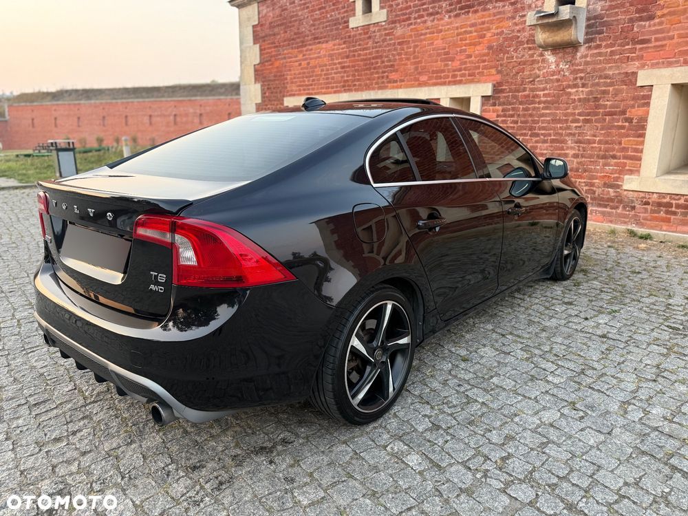 Volvo S60 T6 AWD R-Design - 9