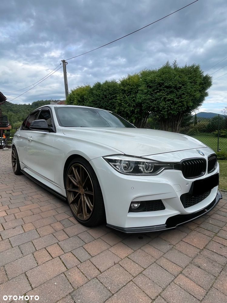 BMW Seria 3 330i xDrive - 1