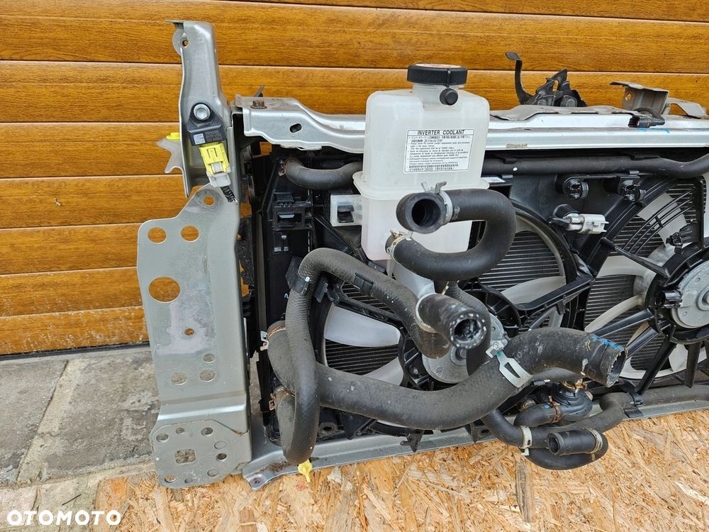 TOYOTA PRIUS IV 16- PAS PRZEDNI CHŁODNICE BELKA KOMPLET 1F7 - 13