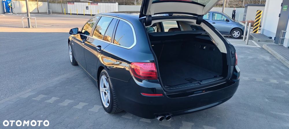 BMW Seria 5 525d Luxury Line - 16